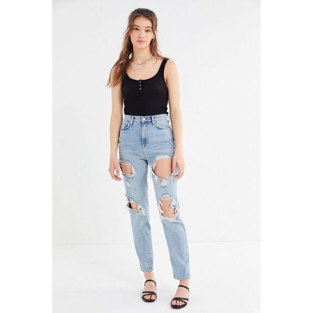 Urban Outfitters BDG High Waisted‎ Mom Jean in Destroyed Light Wash Size 25 Blue